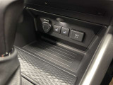 運転席・助手席シートヒーター付き♪お尻や腰回りを温めてくれますよ(^^♪