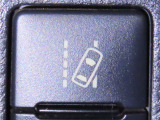 車線逸脱警報装置を装備しております。