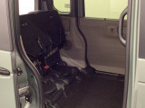 ★チップアップ&ダイブダウン機能付き【ULTR SEAT】は後席座面を左右分割で跳ね上げることができます☆トランクで積載できない背の高い荷物をラクラク収納できます。ホンダ車ならではの人気装備です♪