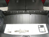 【ジャッキやパンク修理キット】タイヤ交換には必需品ですね!万が一に役立つ工具です。緊急時に備え、使い方をしっかり覚えておきましょう。