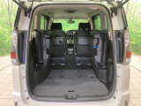 普段のお買い物や通勤、送迎等に十分な荷室スペースを確保しております。セカンドシートを倒すと、大きな荷物の積載も可能です♪