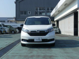 ブラックスタイル専用装備。LEDヘッドライト、アクティブコーナリングライト装着車なので、夜間走行も明るく安全な走行をサポートいたします