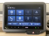 【ディスプレイオーディオ】スマホとつなげばスマホの地図アプリが大画面で表示。操作も画面タッチで簡単にできます!またスマホ内の音楽も車内スピーカーで聴くことができるので、楽しくドライブできますね♪