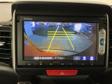 バックモニター付きで、車庫入れやバック時の後方確認をサポート。