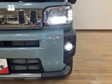LEDヘッドライト・LEDフォグランプを装備しています!白く明るい光で暗い道の運転も安心です♪