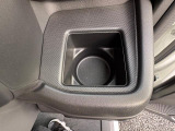ドリンクホルダー運転席の手元に、ドリンクホルダーを配置しております!