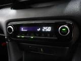 車内の温度管理に便利なオートエアコン☆