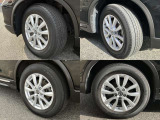 225/65R17 純正アルミホイール装着。