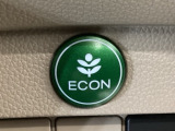 ★ECONスイッチ★ エコドライブを加速しよう!スイッチをONにすると、運転の仕方によるロスを抑え込み燃費をよくするようクルマが頑張ります(*^ー^*)燃費向上にチャレンジ♪