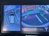 アラウンドビューモニター。上空から見下ろしているような映像で、スムースな駐車をサポートします。
