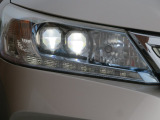 切れにくく明るいLEDヘッドライト装備!