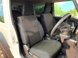 運転席シート廻りは使用感も少なく、良好な状態となっています。前オーナー様が丁寧に使っていたことがよくわかりますね。