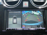バックカメラ装備しております。駐車時に大変役に立ちますよ。駐車が苦手な方にも便利機能です。