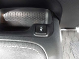 運転席・助手席は共にシートヒーター付なので、寒い日の朝の通勤も快適です♪