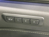 【メモリー機能付きパワーシート】ドライバーごとに設定したシート位置を記憶して、ボタン一つで切り替えできる便利な機能!運転する方が複数名いらっしゃるご家庭におすすめです♪