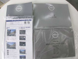 「取扱説明書」「保証書」揃ってます^^お車の操作方法や、トラブル回避方法が記載されているため、意外と役に立ちます。