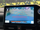 【バックカメラ】駐車時に後方がリアルタイム映像で確認できます。大型商業施設や立体駐車場での駐車時や、夜間のバック時に大活躍!運転スキルに関わらず、今や必須となった装備のひとつです!