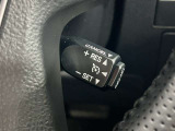 高速道路で便利な【クルーズコントロール】も装着済み。アクセルを離しても一定速度で走行ができる装備です。加速減速もスイッチ操作でOKです。