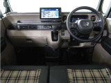 ◆インテリアパネル◆視界広々で非常に運転しやすくロングドライブでも疲れを感じさせないすっきりとまとまったインパネ周りです。
