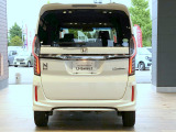 ■自社指定工場併設。ホンダ車に精通したメカが車検・整備までしっかり対応。購入後も長くお任せいただけます。