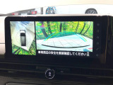 【アラウンドビューモニター】専用のカメラにより、上から見下ろしたような視点で360度クルマの周囲を確認することができます☆死角部分も確認しやすく、狭い場所での切り返しや駐車もスムーズに行えます。