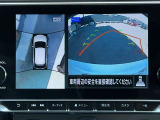 アラウンドビューモニター搭載。上から見下ろしたように液晶に映るのでスムーズな駐車をサポートします。