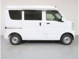キッズスペースも完備しております♪商談テーブルから見える所に設置しておりますので、安心してお話をお聞かせください♪