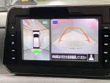 【アラウンドビューモニター】車を上から見下ろしているかのような映像で周囲の状況がひと目で確認、狭い駐車場に駐車するときも安心です♪