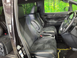運転席シート廻りは使用感も少なく、良好な状態となっています。丁寧に使われていたことがよくわかりますね。