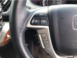 【ステリモ】ステアリングリモコンスイッチにてオーディオ操作可能となっており、運転にも集中できます。少しでも視線移動を減らし事故に遭う確率を下げます。