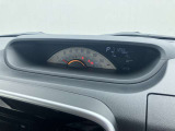 シンプルなデザインのメーターパネルは視認性に優れ、一目でも確認しやすいです