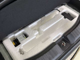 【パンク修理キット】スペアタイヤの代わりにパンク修理キットが備え付けられております