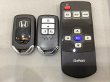 スマートキー付きですからドアロックの開閉およびエンジンスタートが楽々です。電動スライドドアの開け閉めもボタンで操作できます。スペアキーも同じものを用意しております。
