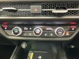 Wエアコン付きです!運転席・助手席それぞれ快適な車内でお過ごしいただけます。寒い時期には嬉しいシートヒーター付きです!