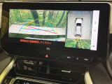 【パノラミックビューモニター】専用のカメラにより、上から見下ろしたような視点で360度クルマの周囲を確認することができます☆死角部分も確認しやすく、狭い場所での切り返しや駐車もスムーズに行えます。