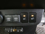 運転席と助手席には寒い時にうれしいシートヒーターが装備されてます。