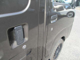 4WD/5MT/エアコン/パワステ/ナビ/バックカメラ/Bluetooth/両側スライドドア/ドアバイザー/フロアゴムマット/ルーフキャリア
