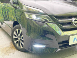 【LEDヘッドライト】悪天候や夜間走行時も良好な視界を確保し安心して運転できる高輝度LEDヘッドライトを装備!点灯速度が早く、消費電力も抑えられています。