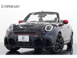 MINIの高性能モデル「John Cooper Works」が入庫しました。JCW専用スポーツサスペンションやスポーツエキゾーストを搭載し、MINIらしい軽快な走りと本格的なスポーツ性能を楽しめる一台です。