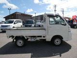 すべての車に外装のコーティングと各種ルームクリーニングを施工いたします!外装も内装も愛車はいつもピカピカキレイが気持ちいいですね♪