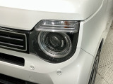 LEDヘッドライトは、点灯の瞬間から最大光量を発揮し、突然暗くなるトンネルなどでの安定感を高めます。