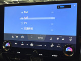 【シートヒーター&ベンチレーション】夏場は涼しい風でお尻や背中の熱やムレを防ぎ、冬はエアコンよりも早く温まってポカポカに!季節を問わず快適に過ごせます。