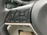 ステアリングスイッチでオーディオ操作が可能です。