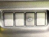 【パワーバックドア】スマートキーや運転席のボタンを押すだけでリアゲートが自動で開閉します!荷物を持っている時や、高い位置にあるバックドアを閉める際に便利な機能です♪