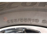 225/50R19    車両装着標準タイヤサイズです。 タイヤのご相談もトヨタモビリティ石川にお任せください