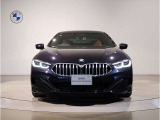 【キドニーグリル】BMWは約90年もの間、ほぼ全ての車両にひと目でBMWだと分かるこの特徴的なフロントグリルが備えられ、デザイン・アイコンとして親しまれてきました。