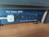 ◇インバーター◇バッテリーからの電流を変換、家電へ使用できる電流へ変換する装置です☆