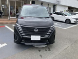 しっかりとしたフロント周りに大きなフロントガラスで見通しも良いですよ!