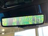 【デジタルインナーミラー】後席の大きな荷物や同乗者で後方が確認しづらい時でも安心!カメラが撮影した車両後方の映像をルームミラー内に表示。クリアな視界で状況の確認が可能です!