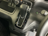 発進時から滑らかに加速する無段階変速のCVTはストップ&ゴーの多い街の中も快適です